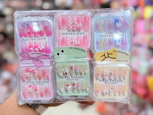 High And Customised Nails