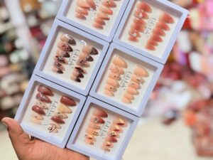 Cat Eye Nails
